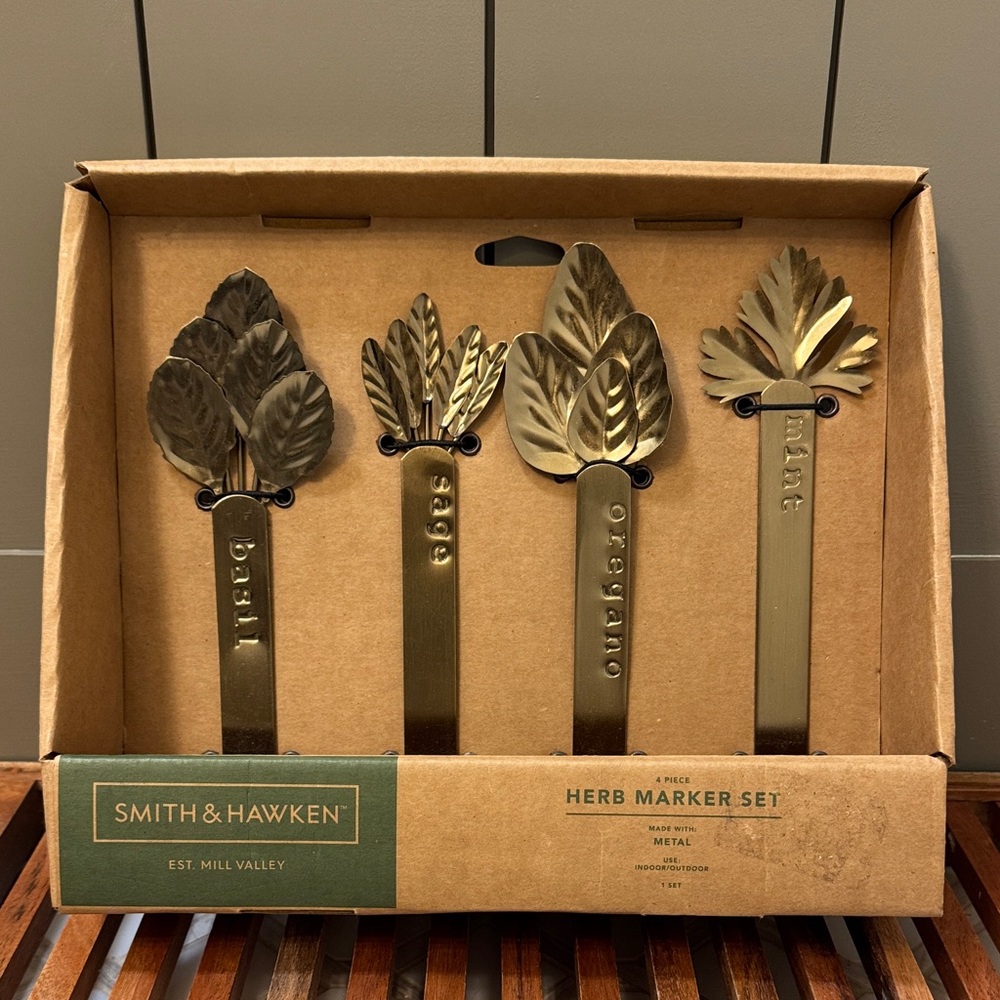 NIB Garden Herb Markers 🌿 basil, sage, oregano, mint
